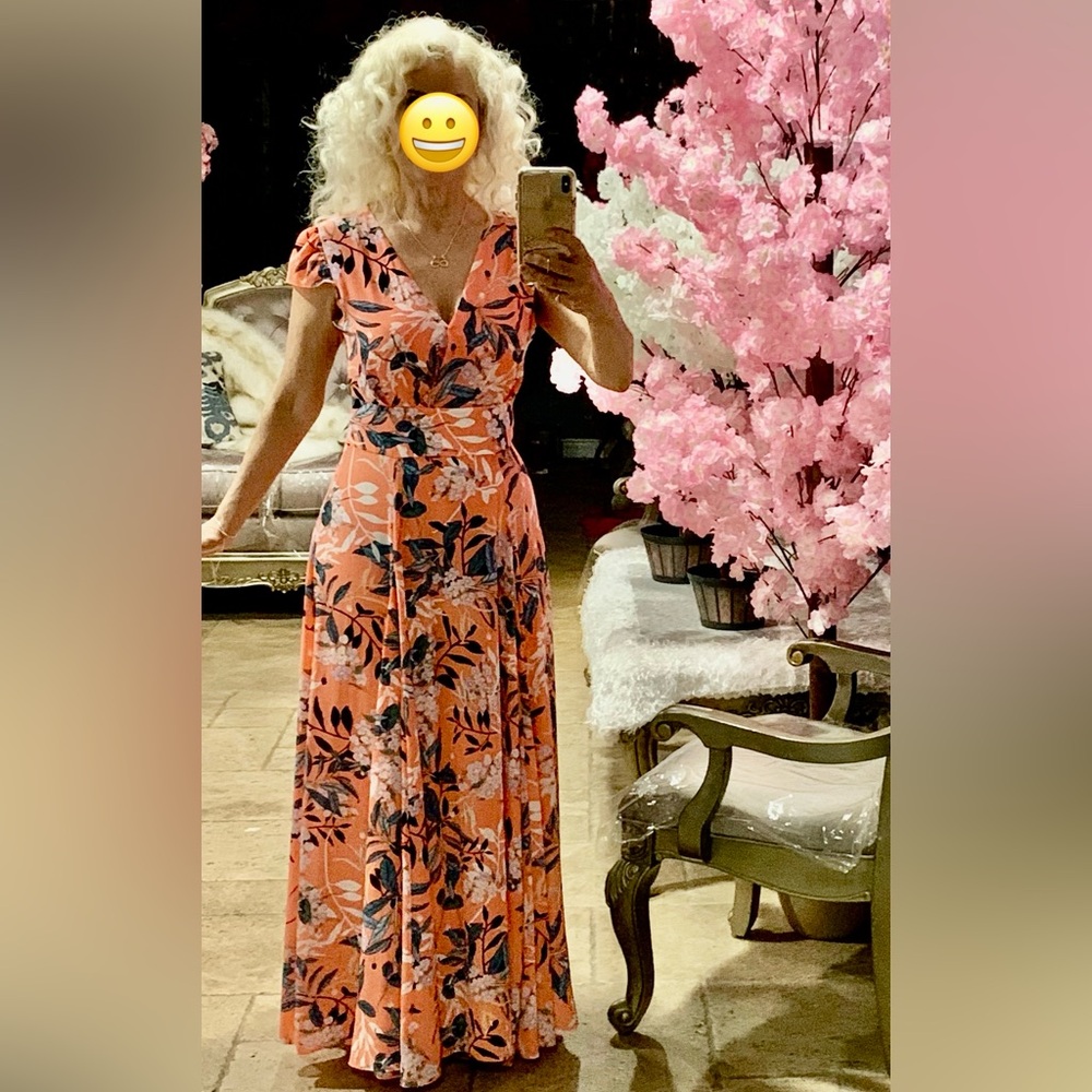 Bebe Size 4 coral maxi dress